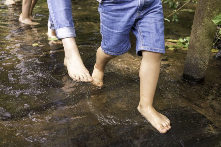 pieds nus, parcours sensoriel