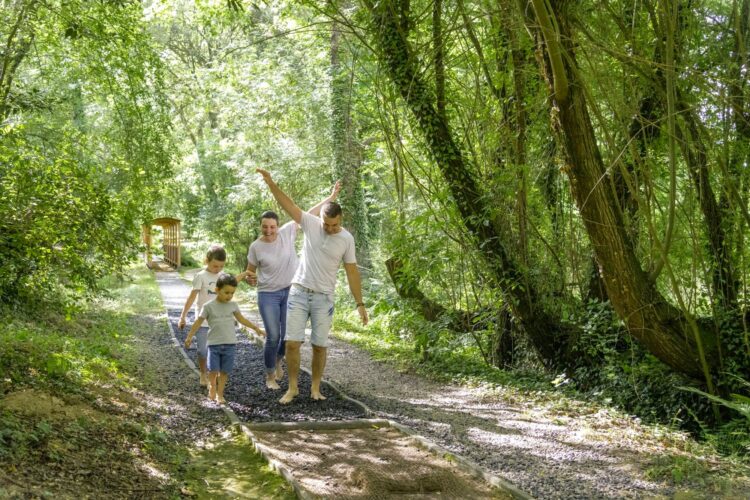 parcours Réveille tes pieds, jardins de Brocéliande