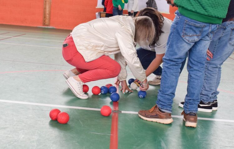 mesure de la distance entre les boules, tournoi de boccia